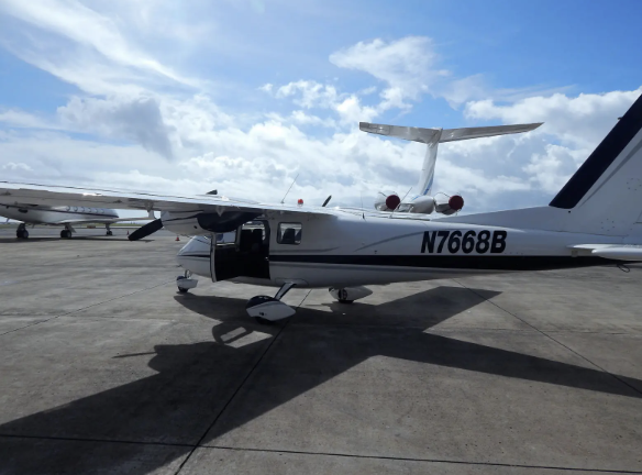 Airplane vs Helicopter Tour of Kauai